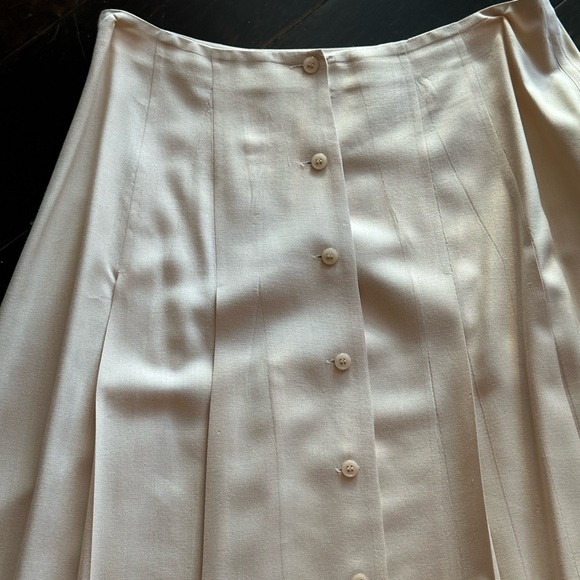 DKNY SILK Button Down SKIRT Size 12 Cream/Subtle Yellow Tone PLEATED Business - Picture 2 of 16